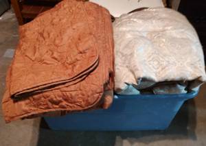 lot 204 image: CONTAINER LOT OF ASSORTED COMFORTERS AND MORE AS SHOWN.