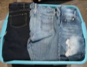 lot 206 image: CONTAINER LOT OF ASSORTED CLOTHING AS SHOWN. NICE MIXED LOT