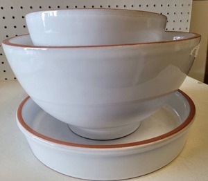 lot 173 image: SET OF DISHESSERVING BOWLS.
