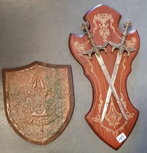 lot 147 image: WOODEN WALL PLAQUES.