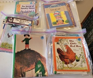 lot 174 image: ASSORTED CHILDRENS BOOKS.