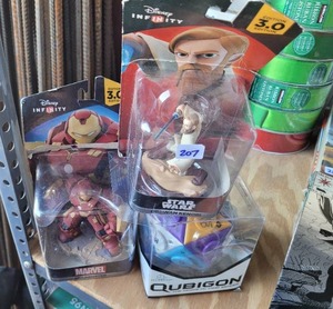 lot 207 image: LOT OF TOYS.