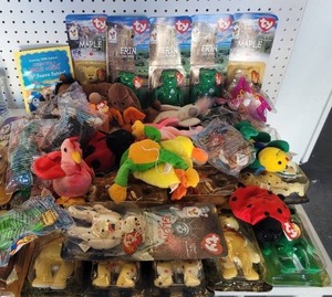 lot 236 image: LOT OF BEANIE BABIES AS SHOWN.