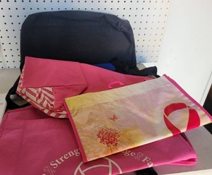 lot 273 image: LOT OF REUSABLE BAGS.