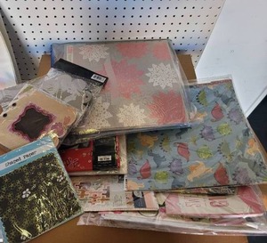 lot 278 image: LOT OF SCRAPBOOK SUPPLIES  ACCESSORIES.