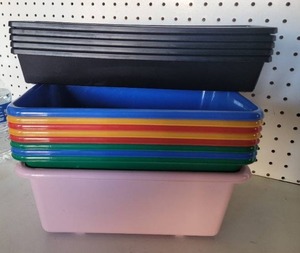 lot 286 image: LOT OF PLASTIC TRAYSBASKETS.