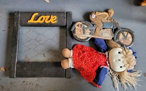 lot 316 image: LOT OF HOME DECOR AS SHOWN.