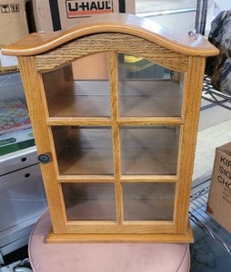 lot 352 image: DECORATIVE WALL MOUNTING CABINET.