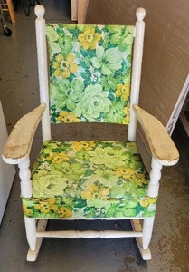 lot 398 image: VINTAGE ROCKING CHAIR WITH UPHOLSTERED SEAT AND BACKREST.