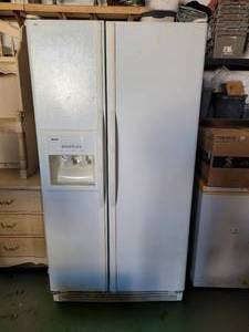 lot 3 image: KENMORE FRENCH DOOR REFRIGERATOR.