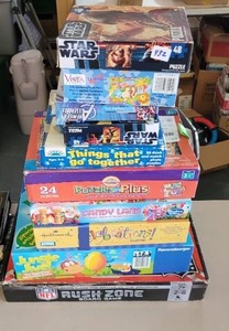 lot 432 image: LOT OF BOARD GAMESPUZZLES AS SHOWN.