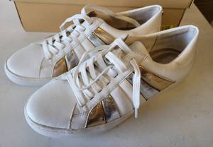 lot 48 image: MICHAEL KORS SHOES IN 9M SIZE WITH BOX