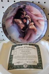 lot 45 image: BRADFORD EXCHANGE LIMITED EDITION 1995 WALKING DREAM COLLECTIBLE PLATE WITH COA
