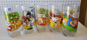 lot 51 image: SET OF MCDONALDS COLLECTIBLE GLASSES