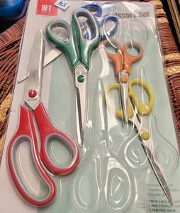 lot 54 image: HFT 5-PIECE SCISSOR SET