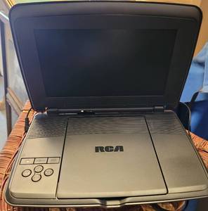 lot 58 image: RCA PORTABLE CD PLAYER DRC96090