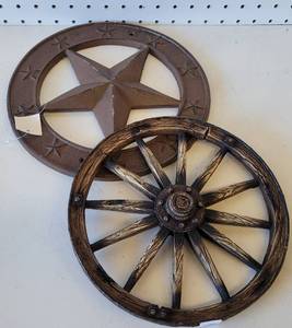 lot 79 image: TEXAS  WESTERN THEMED DECOR ITEMS