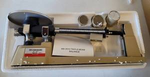 lot 77 image: TRIPLE BEAM BALANCE MB-2610 IN PACKAGE