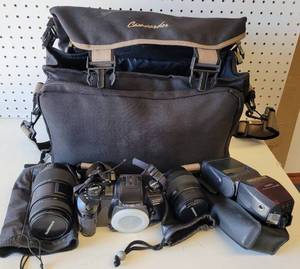 lot 75 image: MINOLTA MAXXUM 550SI CAMERA WITH QUANTARAY LENSES, MINOLTA FLASH WITH BAG