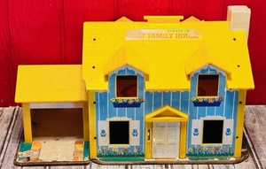 lot 51 image: Vintage 1969 Fisher Price Little People Play Family House #952 &nbsp&nbsp
