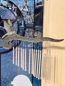 lot 61 image: Vintage Metal Hummingbird Wind Chimes