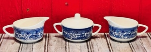 lot 105 image: ROYAL CHINA PATTERN BLUE, WILLOW TWO CREAMERS AND SUGAR BOWL WITH LID