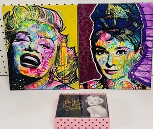lot 129 image: Marilyn Monroe &amp Audrey Hepburn Wall-Hanging Canvas Prints WMarilyn Monroe Note Card Set