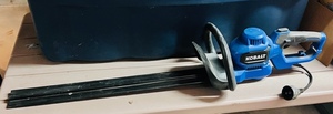lot 76 image: Kobalt KHT 264-06 4A 26 Corded Electric Hedge Trimmer