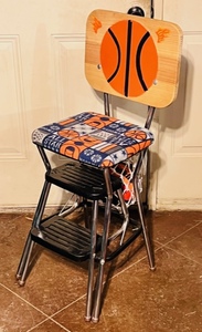 lot 157 image: Basketball-Themed Kids Step LadderChair