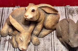 lot 168 image: Large Bunnies Nestling Figurine &amp Bunny Coin Bank