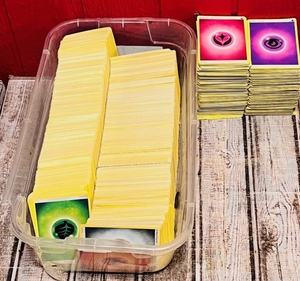 lot 146 image: 1000 Pokmon Energy Cards