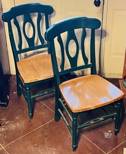 lot 90 image: Two Vintage Wooden Dining Room Type Chairs