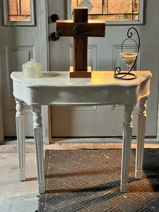 lot 86 image: Vintage White Foyer Table - Contents Included