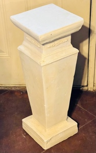 lot 199 image: White Pillar Plant Stand