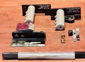 lot 204 image: Logan Glass Cutting Tools