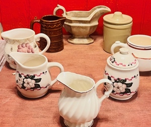 lot 249 image: Lot of 8 Sugar Bowls, Creamers, Crock, &amp Gravy Boat