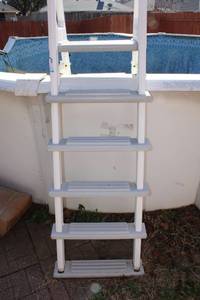 lot 8 image: Above Ground Pool Ladder