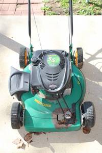 lot 15 image: PoulanWeed eater Mower (Model#-961240001 00)