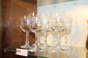 lot 36 image: Set of 7 Fostoria Wine Glasses