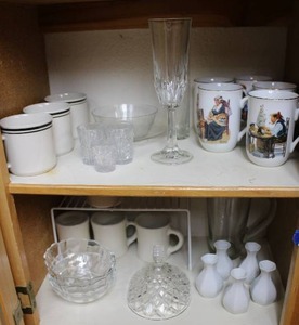 lot 53 image: Coffee Mugs, MISC glassware, Norman Rockwell Mugs