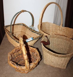 lot 106 image: (4) Baskets
