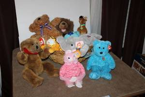 lot 107 image: Basket with plush toys (some are TY Beanie Baby Toys)