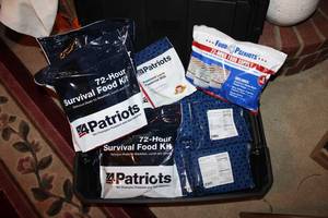 lot 102 image: Survival Food Kits