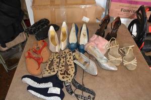 lot 277 image: Womens Shoes size 7-7.5 and slippers