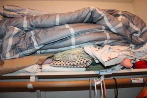 lot 137 image: Comforter and Bed Linens