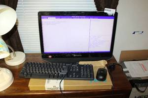 lot 152 image: Gateway all-in-one computer with keyboard and mouse
