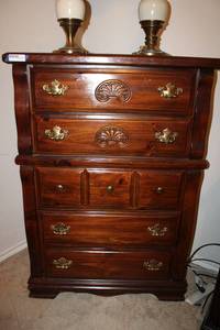 lot 167 image: Mid-Century 5-Drawer Dresser