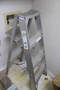lot 214 image: 4 Ft. Aluminum Ladder