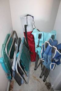 lot 218 image: Folding Yard chairs