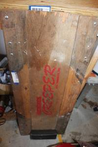 lot 328 image: Wooden Creeper, misc tools, Plastic cap roofing mat nails